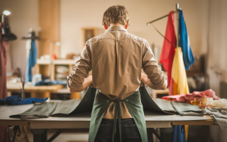 couturiere-atelier-tissus-outils-couture