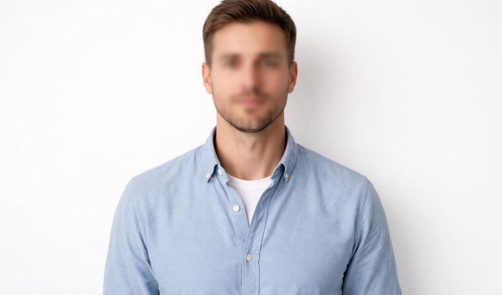 homme-fond-blanc-eclairage-neutre